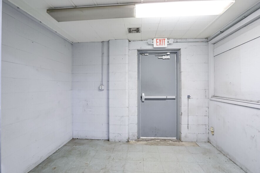 More Photos Of 2334 Production Dr, Indianapolis Warehouse For Sale