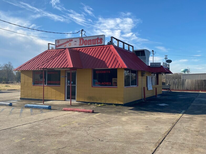 More Photos Of 3812 3rd St, Alexandria Freestanding For Sale