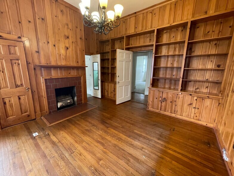 More Photos Of 509 Nash St W, Wilson Loft Creative Space For Sale