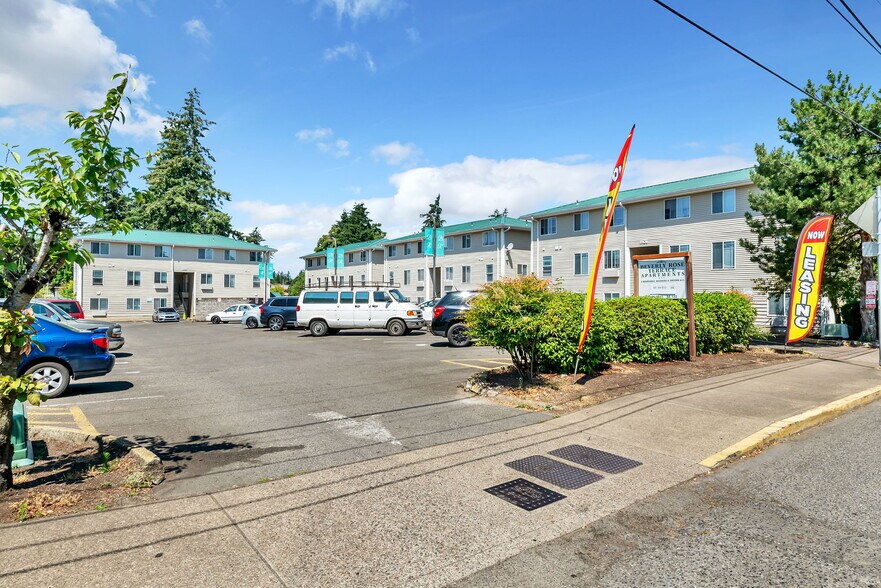 More Photos Of 1901-1943 SE 122nd Ave, Portland Apartments For Sale