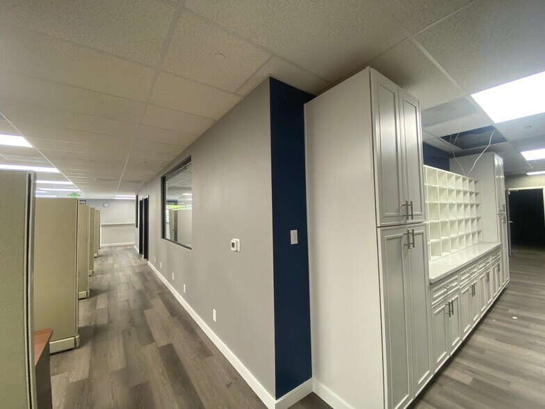 More Photos Of 3242 Airway Dr, Santa Rosa Light Manufacturing For Lease