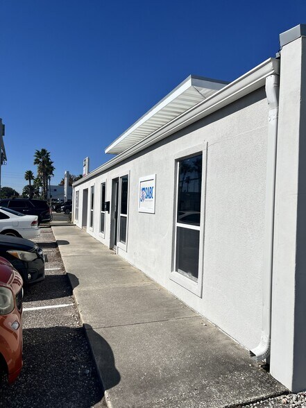 More Photos Of 235 9th Ave N, Jacksonville Beach Loft Creative Space For Lease