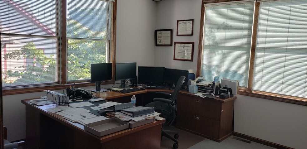 More Photos Of 1130 Ten Rod Rd, North Kingstown Medical For Sale