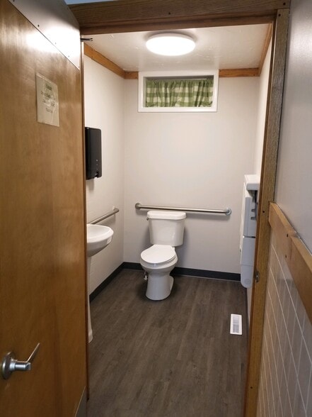 More Photos Of 1951 Indian Lake Rd, National City Restaurant For Sale