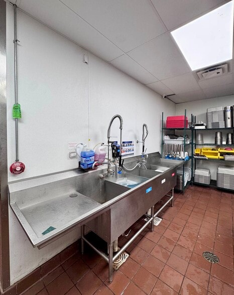 More Photos Of 3201 W Stan Schlueter Loop, Killeen General Retail For Sale