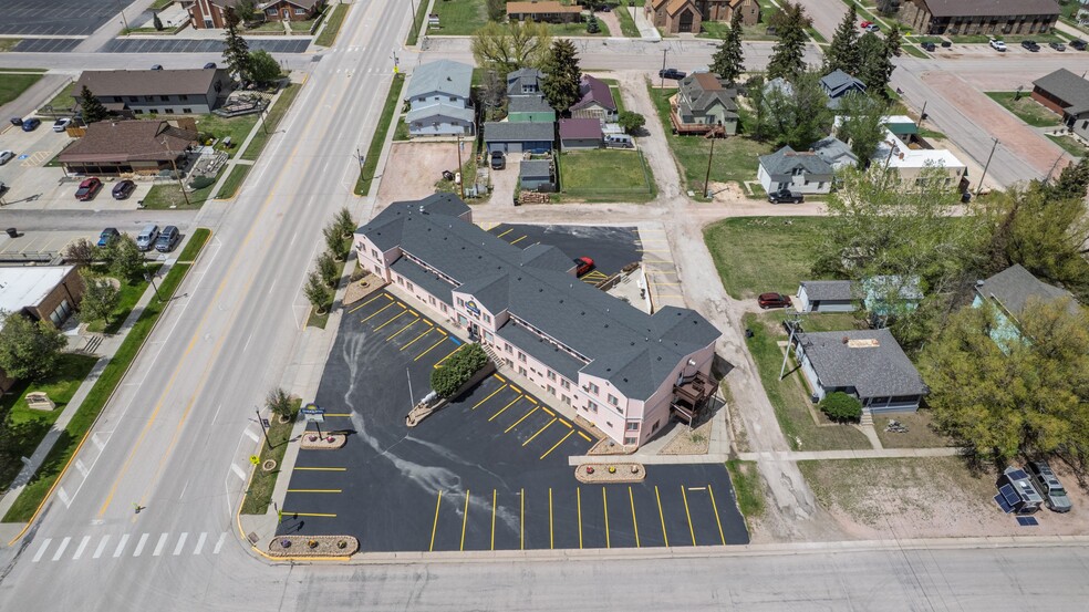 More Photos Of 519 Crook St, Custer Hotel For Sale
