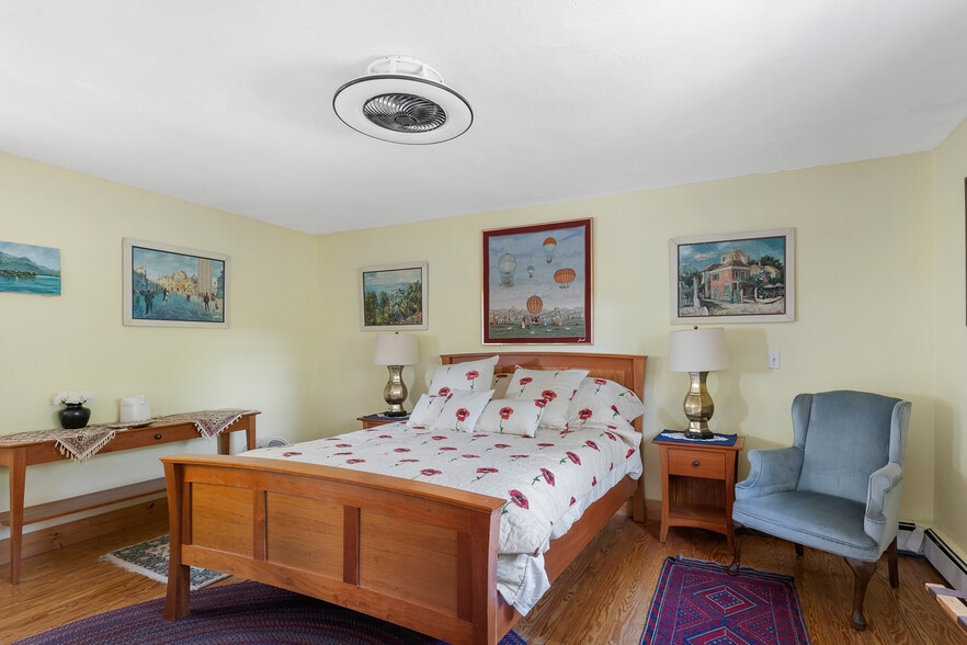 More Photos Of 32 Maple St, Andover Hospitality For Sale