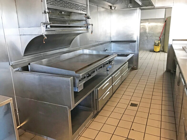 More Photos Of 874-888 New Los Angeles Ave, Moorpark Restaurant For Lease