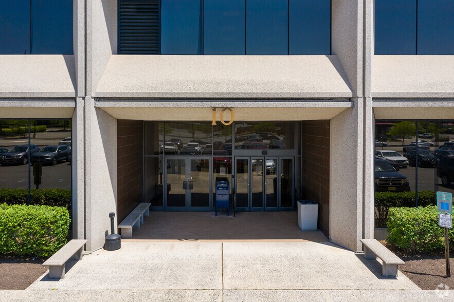 More Photos Of 10 Parsonage Rd, Edison Medical For Lease