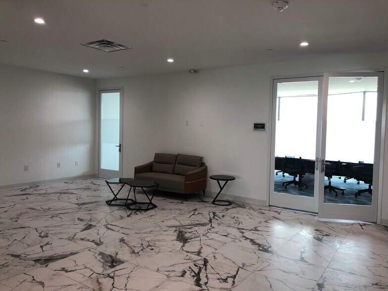 More Photos Of 9999 Bellaire Blvd, Houston Medical For Lease