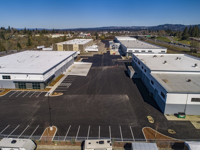 More Photos Of 10750 SW Denney Rd, Beaverton Warehouse For Lease
