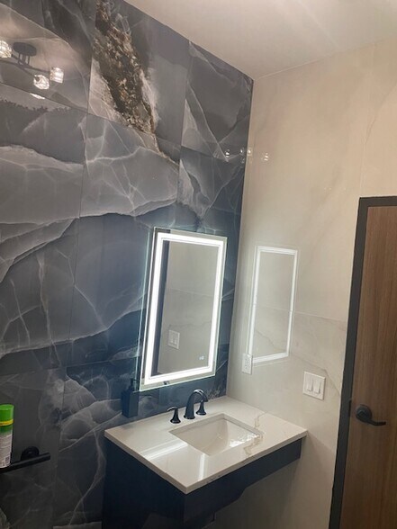 More Photos Of 5243 Naaman Forest Blvd, Garland Carwash For Sale