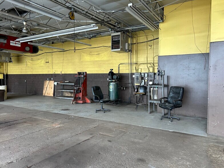 More Photos Of 7247-7249 Indianapolis Blvd, Hammond Auto Repair For Sale