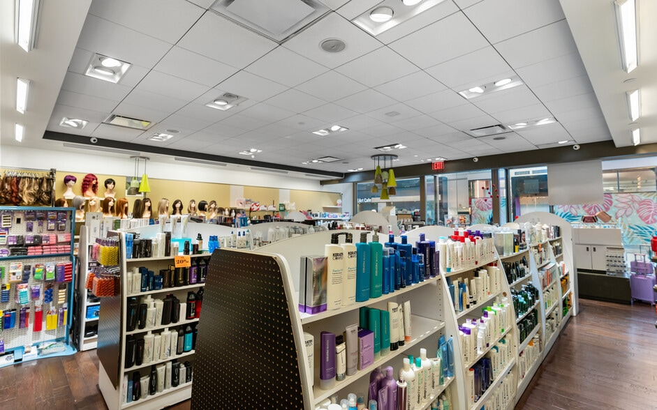 More Photos Of 200-272 E Via Rancho Pky, Escondido General Retail For Sale