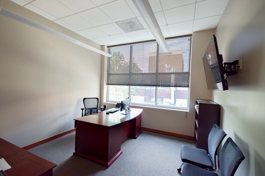 More Photos Of 200 S River Market Ave, Little Rock Office For Lease