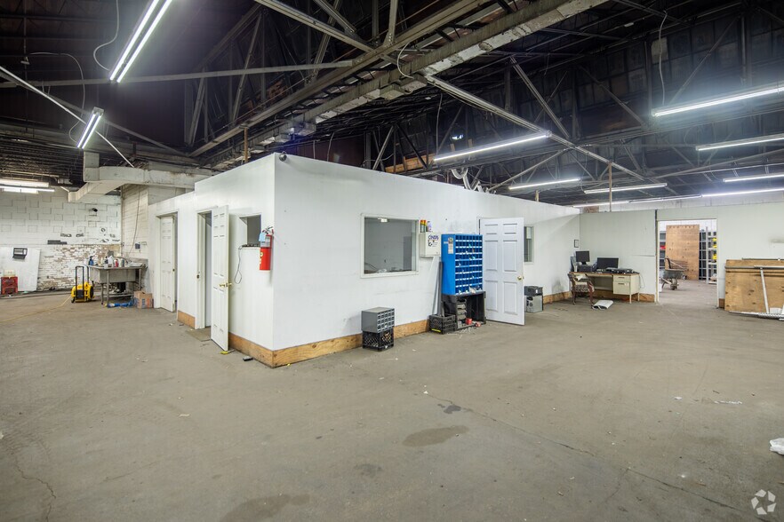 More Photos Of 5206 S 38th St, Saint Louis Industrial For Sale