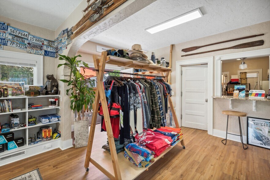 More Photos Of 541 Spokane Ave, Whitefish Office For Sale