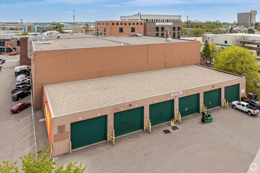 More Photos Of 2327 Wycliff St, Saint Paul Manufacturing For Lease