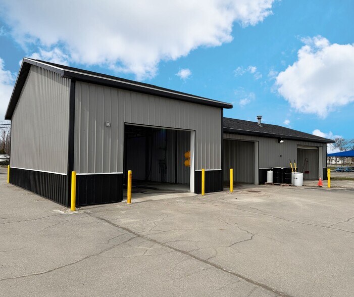 More Photos Of 3181 Lewis Ave, Ida Carwash For Sale