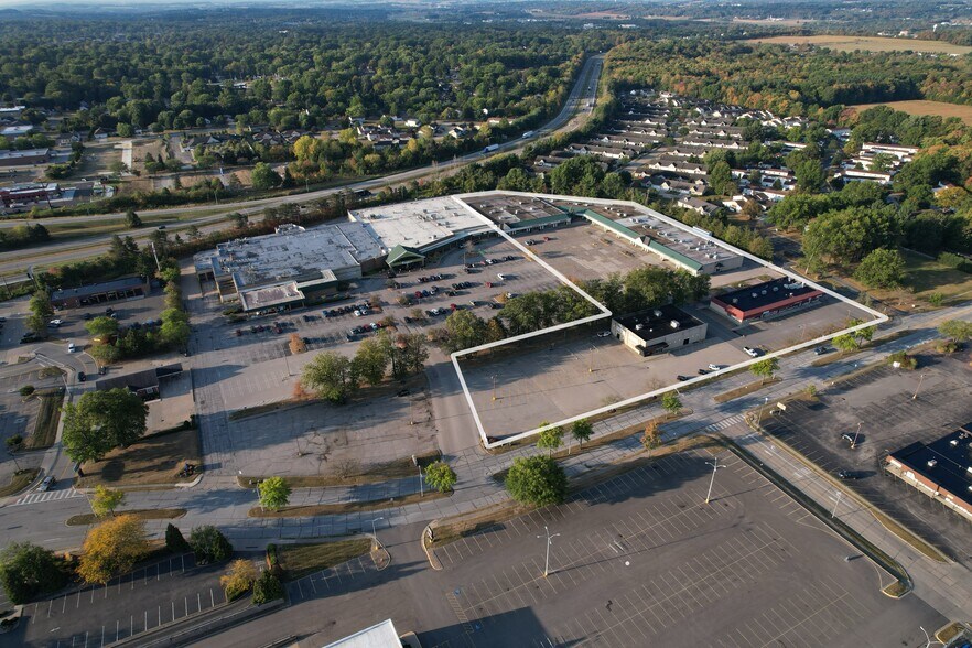 More Photos Of 175-227 Great Oaks Trl, Wadsworth Storefront For Sale