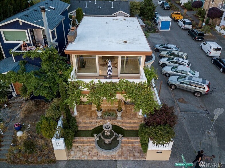 More Photos Of 4030 Beach Dr SW, Seattle Specialty For Sale