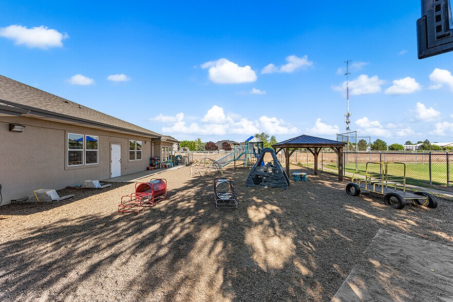 More Photos Of 13013 W Persimmon Ln, Boise Office For Sale