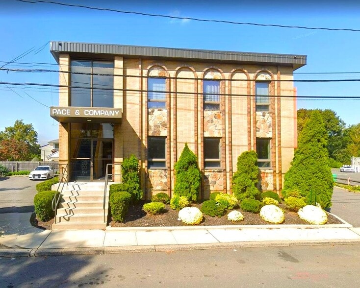 Primary Photo Of 20 Miller Pl, Syosset Office For Sale