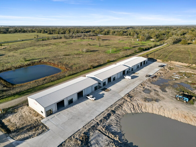 More Photos Of 15137 Tonkaway Lake Rd, College Station Industrial For Lease