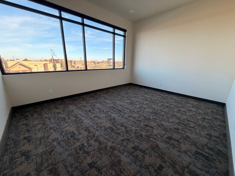 More Photos Of 30 S Louisiana St, Kennewick Loft Creative Space For Lease