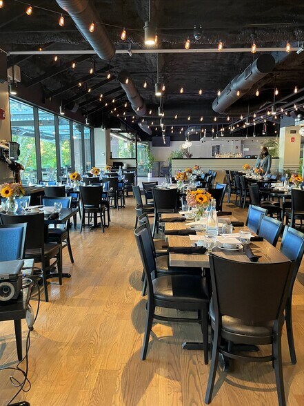 More Photos Of 100 Great Meadow Rd, Wethersfield Office For Lease