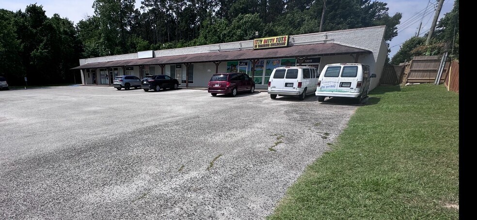 More Photos Of 12019-12035 Misty Valley, Houston Freestanding For Sale