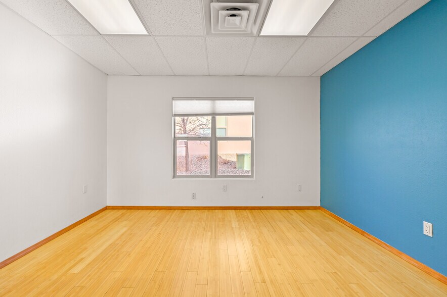 More Photos Of 1925 Aspen Dr, Santa Fe Office For Lease