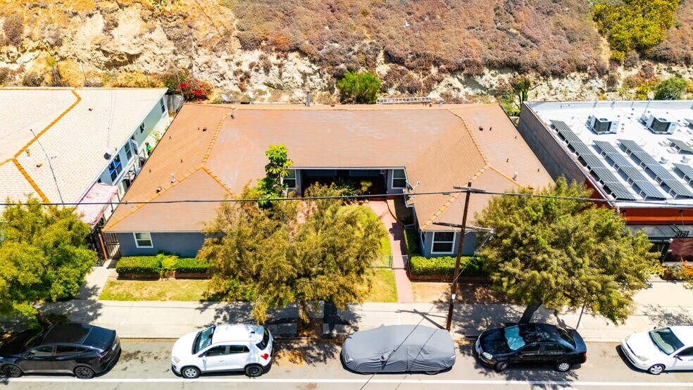 More Photos Of 3139 Reynard Way, San Diego Apartments For Sale