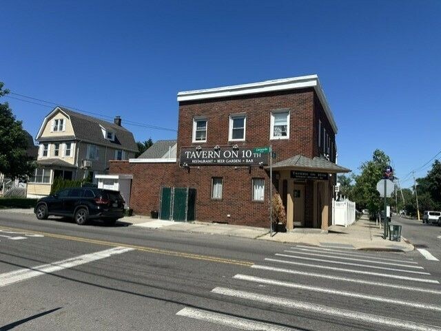 More Photos Of 9-17 Clintonville St, Whitestone Restaurant For Sale
