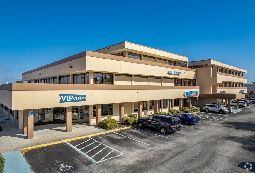 More Photos Of 333 Tamiami Trl S, Venice Medical For Lease