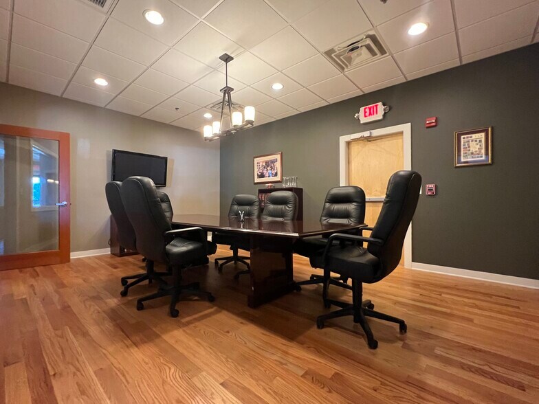 More Photos Of 140 Point Judith Rd, Narragansett Storefront Retail Office For Sale