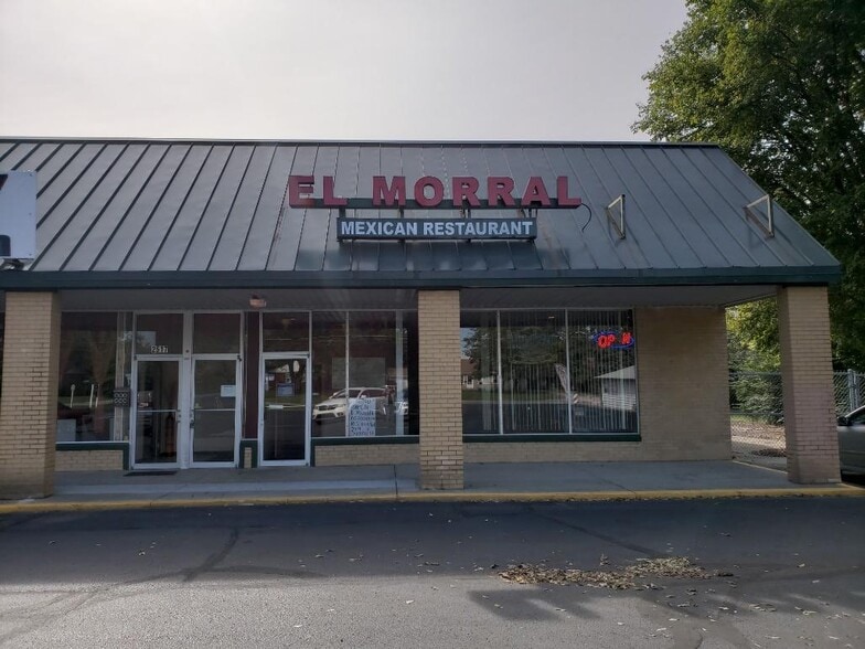 More Photos Of 2509-2519 Albany St, Beech Grove Storefront For Lease