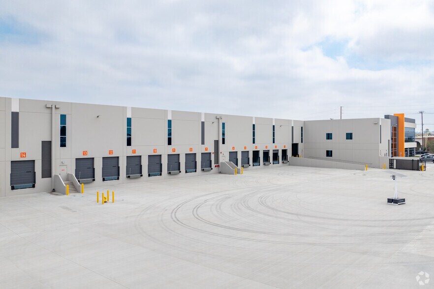 More Photos Of 18001 S Figueroa St, Gardena Unknown For Lease