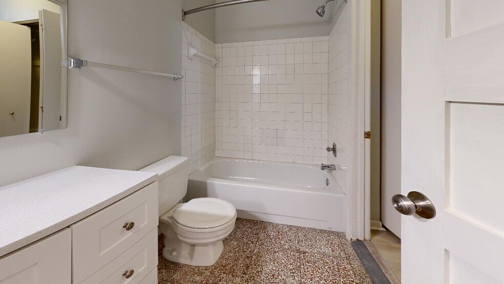 More Photos Of 2028 Mount Royal Ter, Baltimore Apartments For Sale