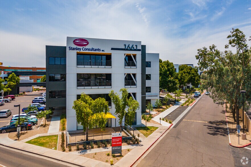 More Photos Of 1661 E Camelback Rd, Phoenix Office For Lease
