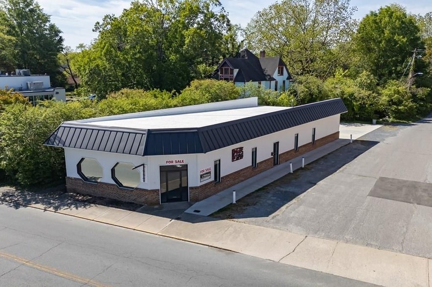 Primary Photo Of 54 Market St, Onancock Office For Sale