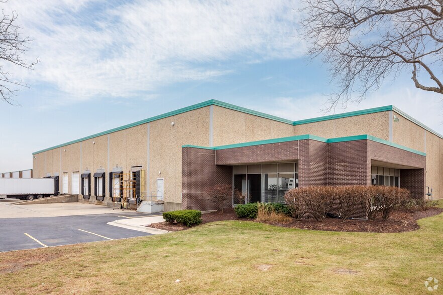 More Photos Of 1301-1401 Mark St, Elk Grove Village Unknown For Lease