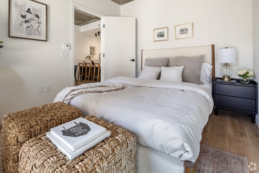 More Photos Of 2350 Rue Saint-Patrick, Montréal Apartments For Lease