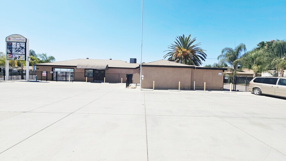 More Photos Of 306-308 Roberts Ln, Bakersfield Storefront Retail Residential For Sale