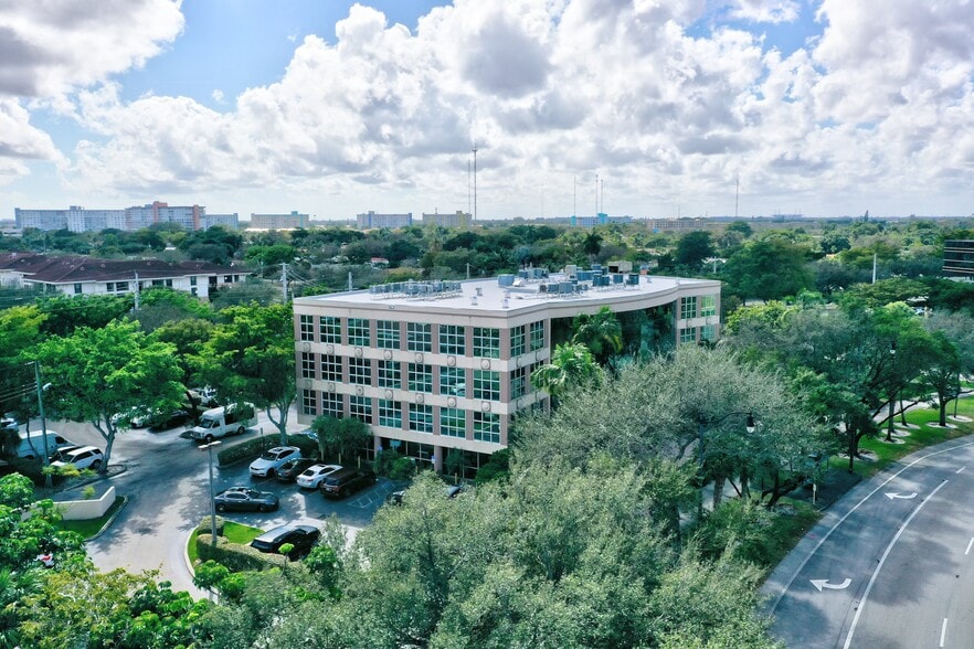 More Photos Of 3850 Hollywood Blvd, Hollywood Medical For Sale