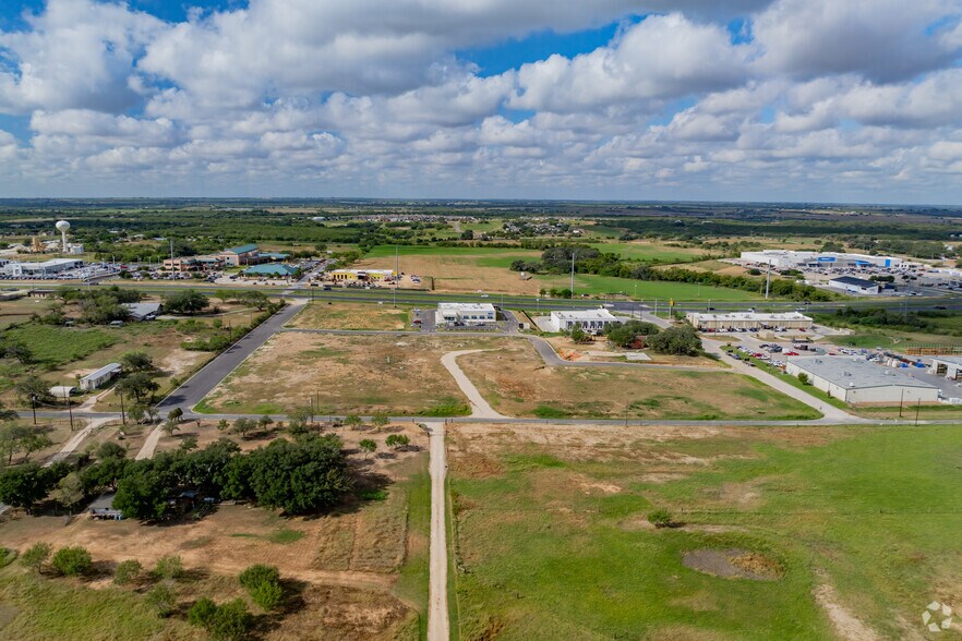 More Photos Of 208 Live Oak Way, Floresville Land For Sale