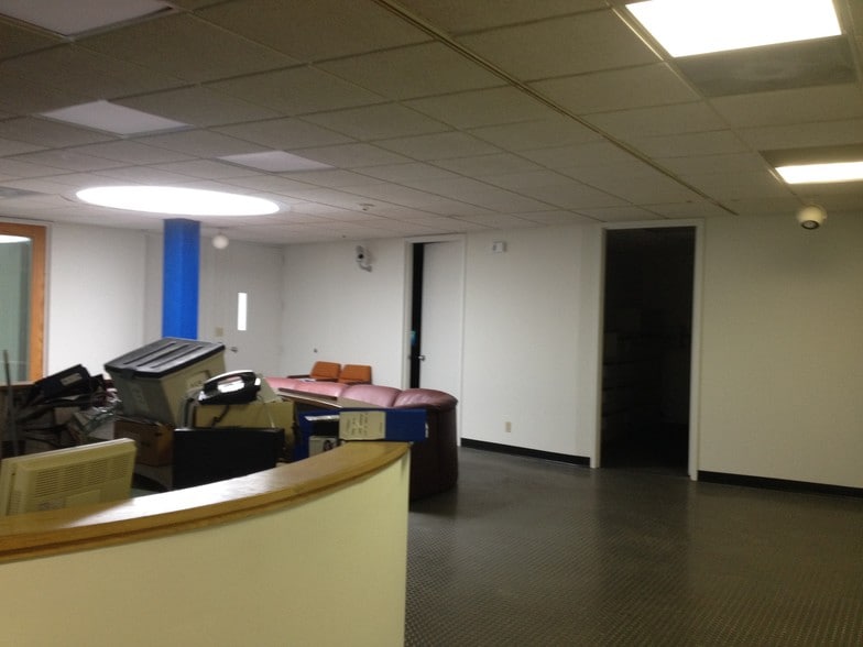 More Photos Of 140 Old Saw Mill River Rd, Hawthorne Research And Development For Sale