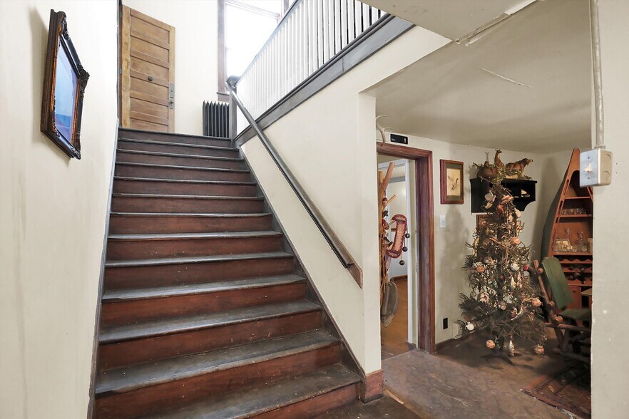 More Photos Of 111 S Walnut St, Edinburgh Theater Concert Hall For Sale