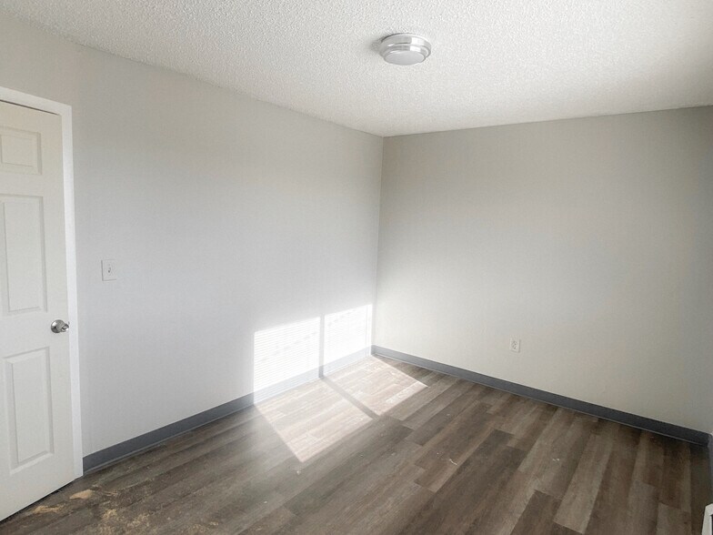 More Photos Of 730 Mather St, Brighton Apartments For Sale