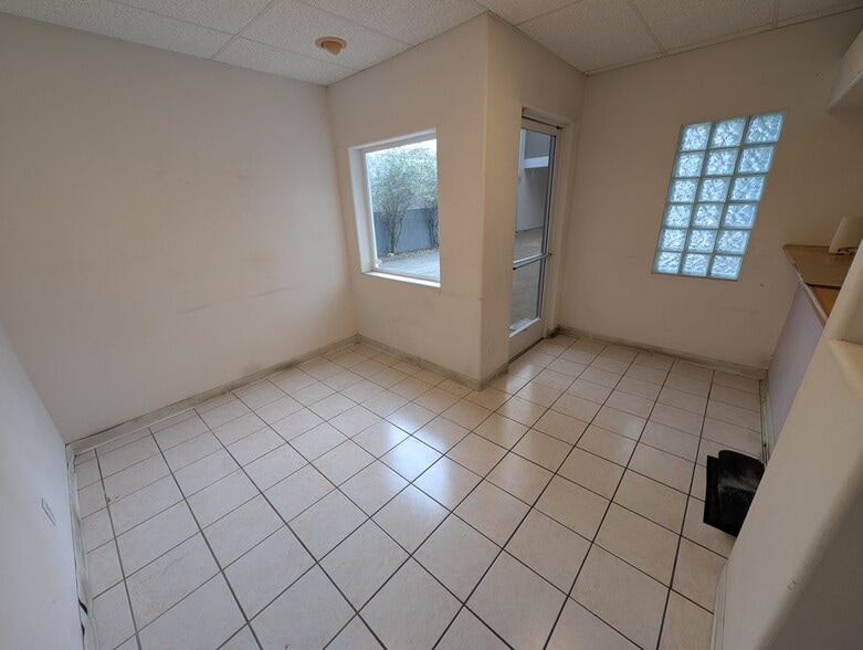 More Photos Of 1631 Liliha St, Honolulu Medical For Sale